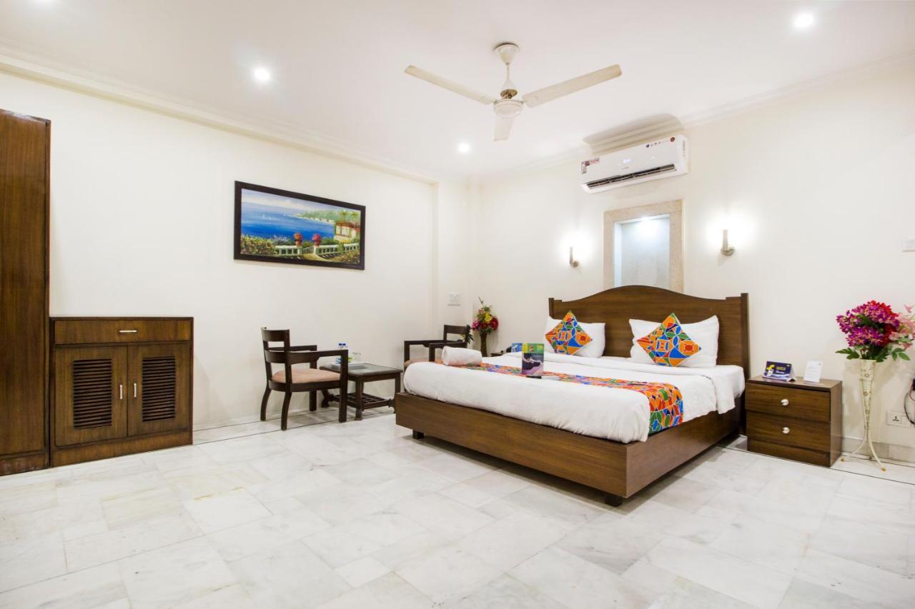 Fabhotel Namaste Bnb & Service Apartments Vasant Vihar Ню Делхи Екстериор снимка